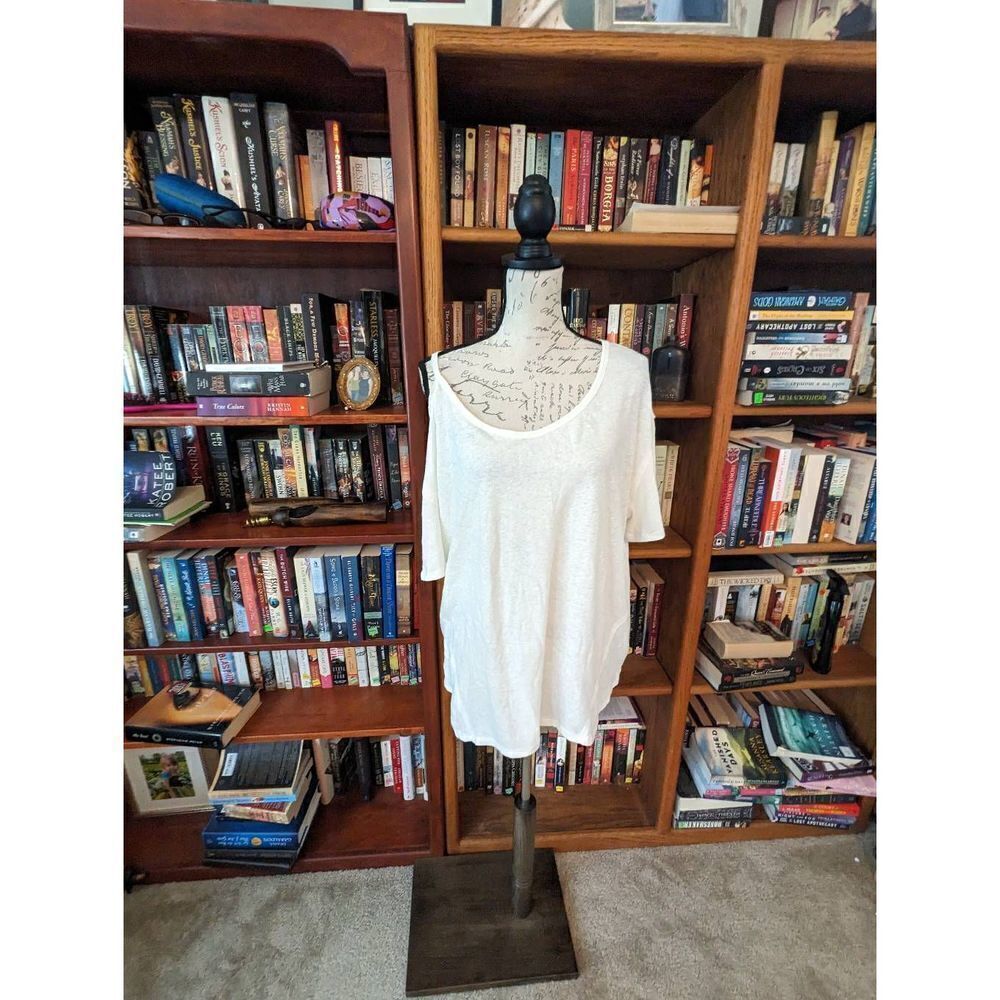 M + M + white sz m oversized knit slouch top cold shoulder short sleeve nwt